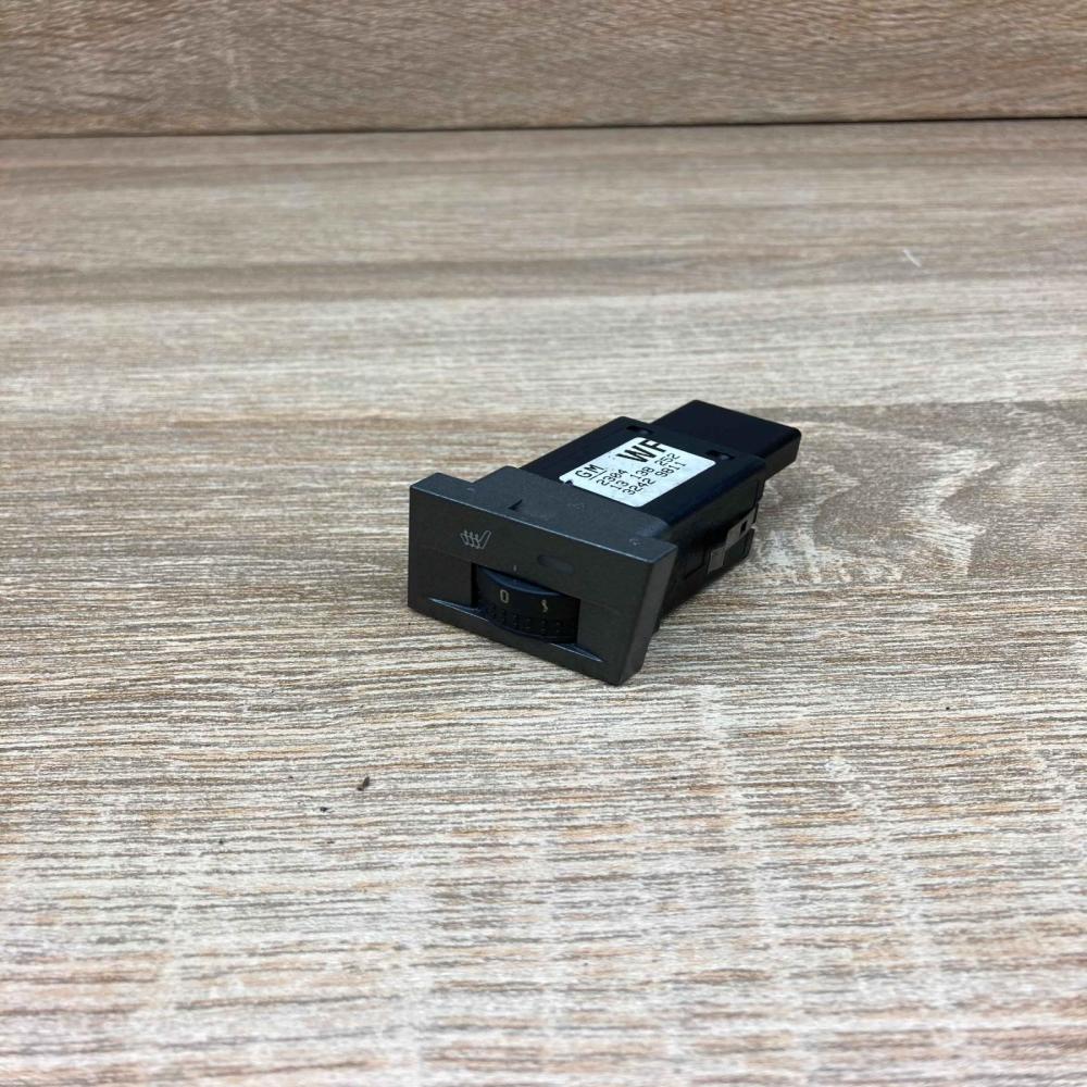 13138252  WF Seat heating switch Opel Signum
