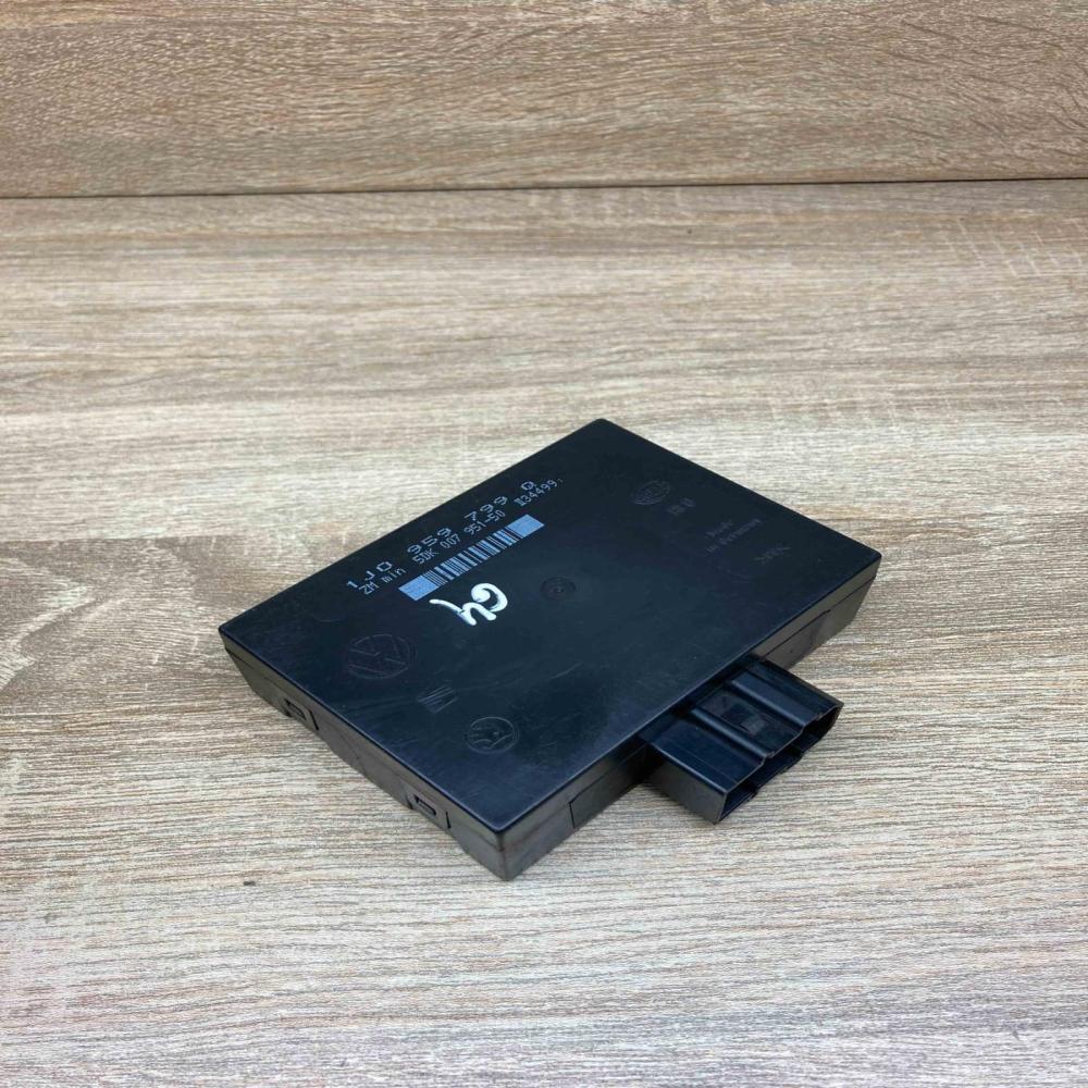 1J0959799Q 5DK007951  Comfort/convenience module Volkswagen Golf IV