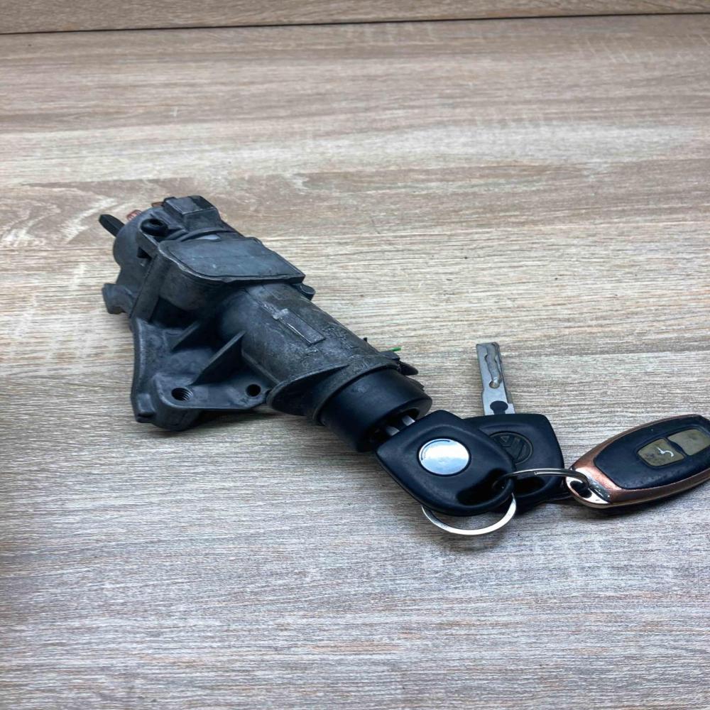 4B0905851A 4B0905849  Ignition lock Volkswagen PASSAT B5