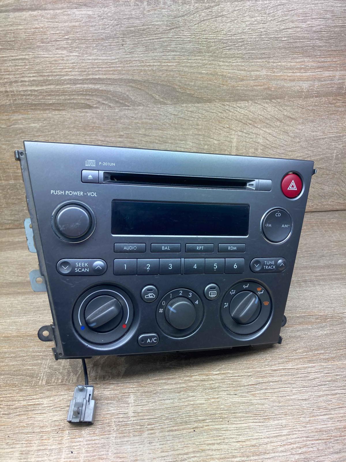 86201AG64A 72311AG04A  Radio/CD/DVD/GPS head unit Subaru Legacy