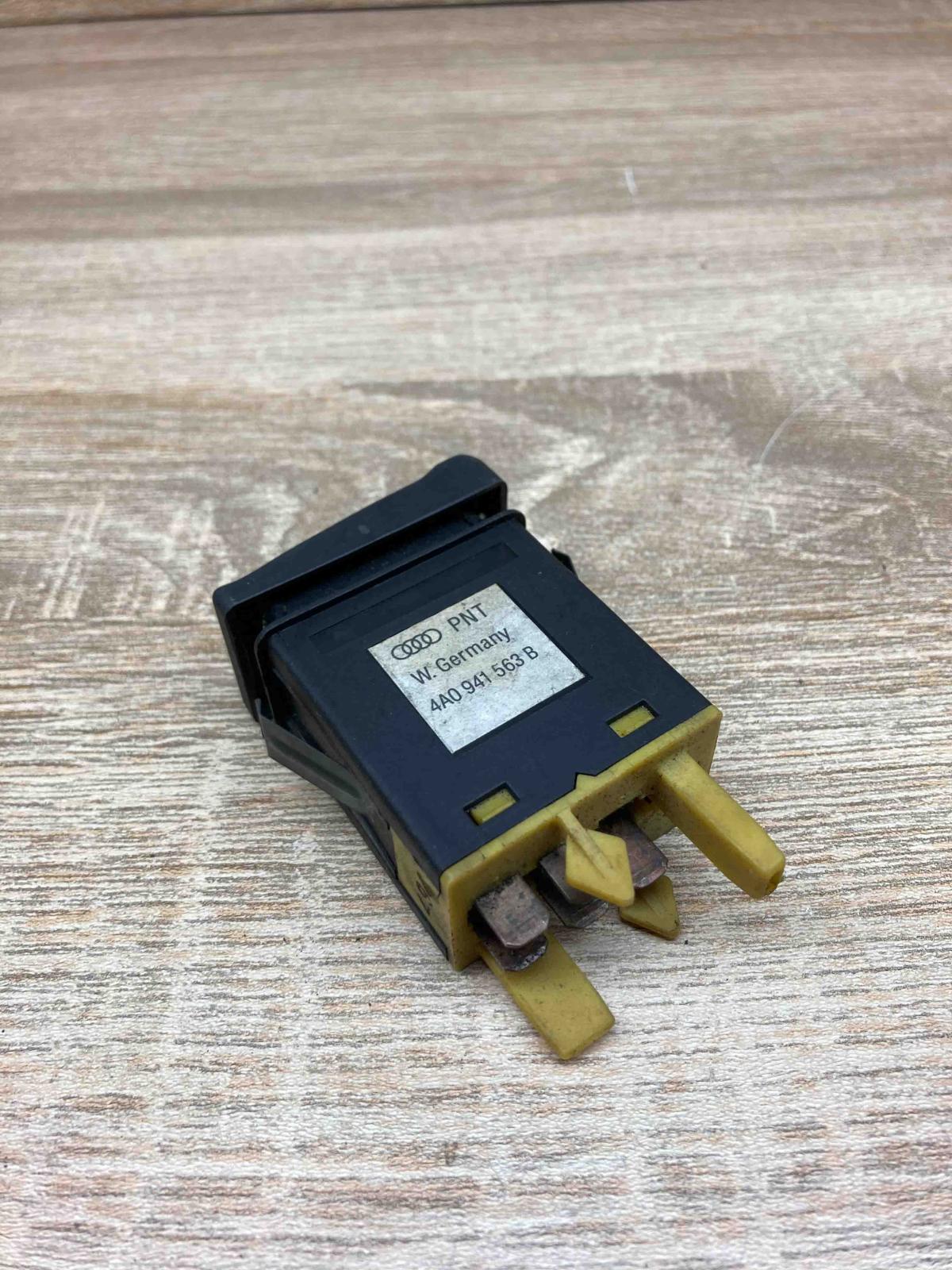 4A0941563B   Fog light switch Audi A6 S6 C4 4A