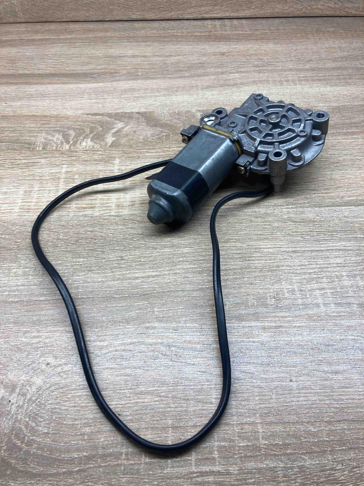 0531826101   Front door window regulator motor Audi A6 S6 C4 4A