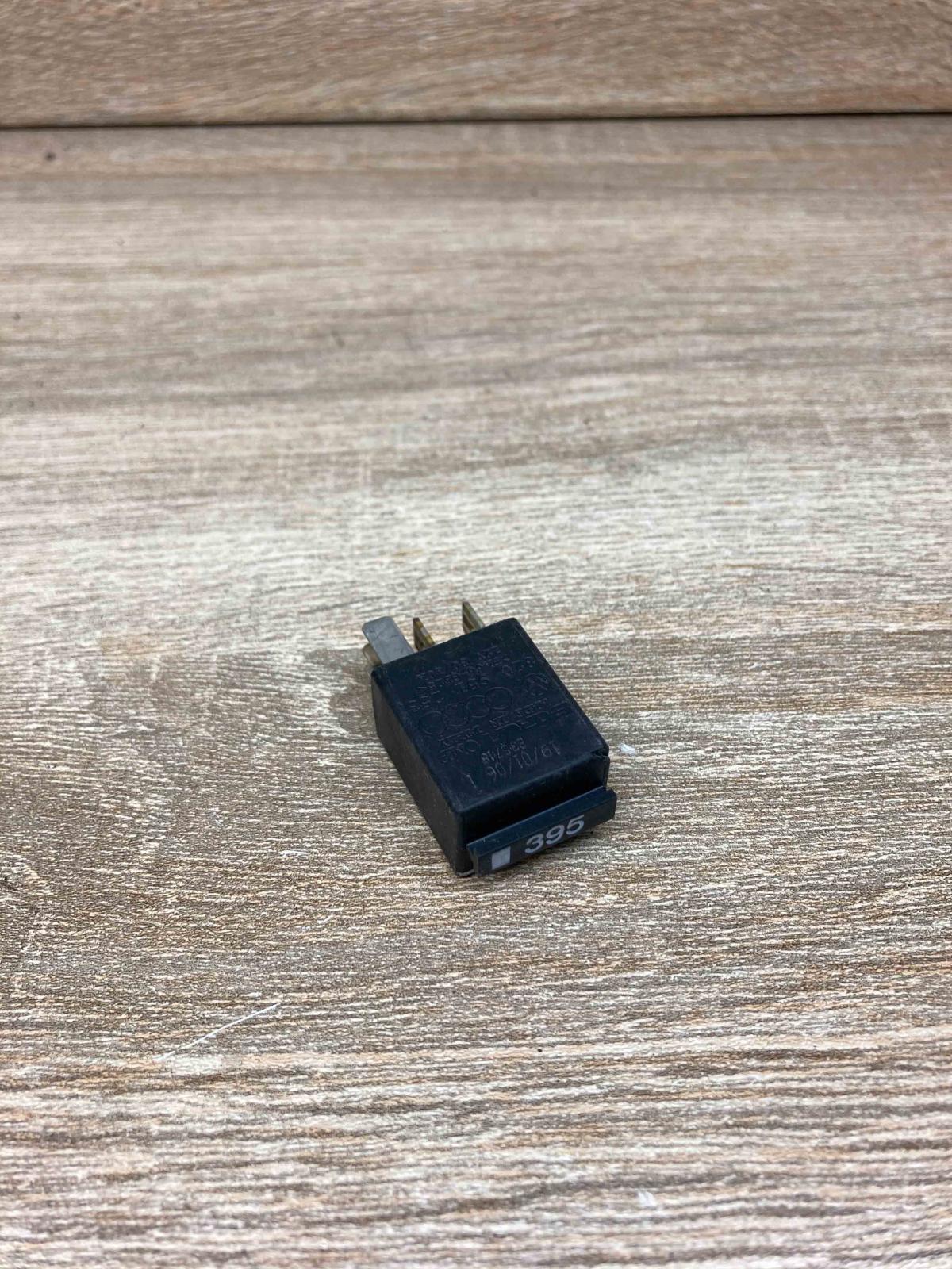 8Z0951253  395 Other relay Volkswagen PASSAT B6
