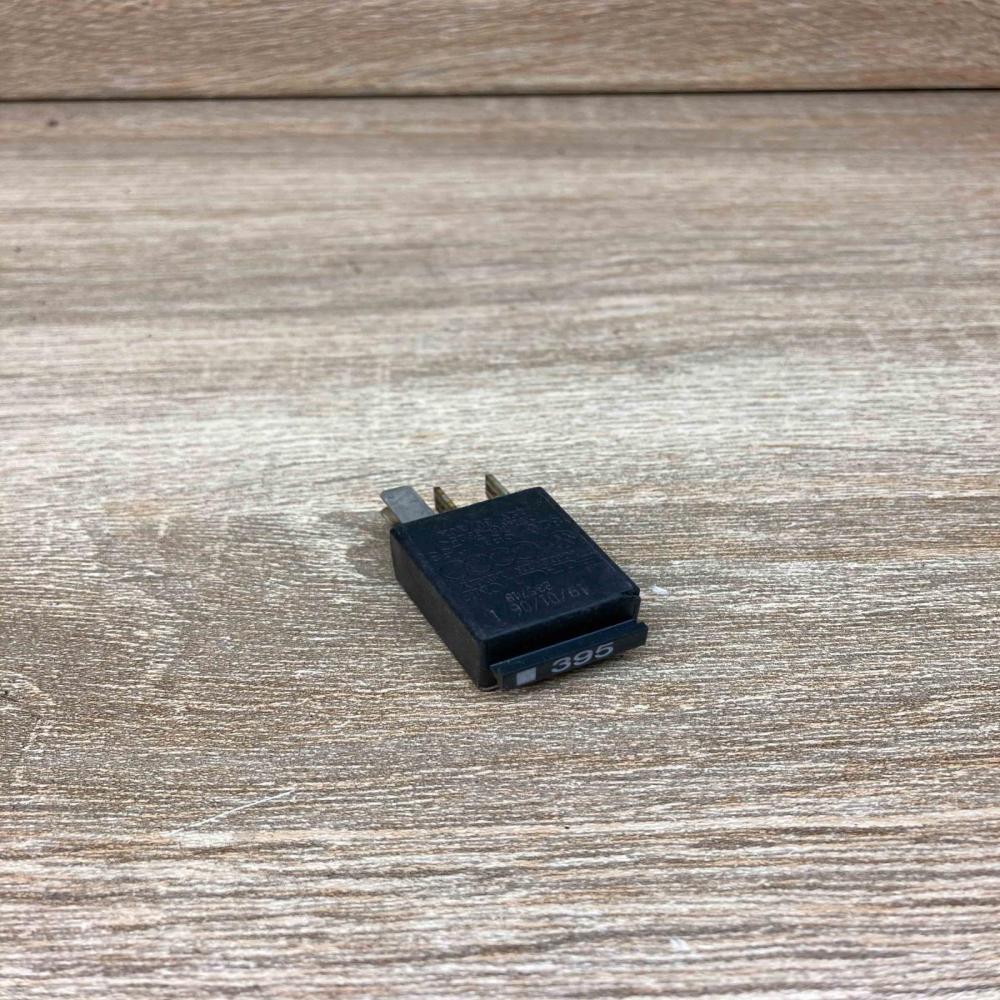 8Z0951253  395 Other relay Volkswagen PASSAT B6