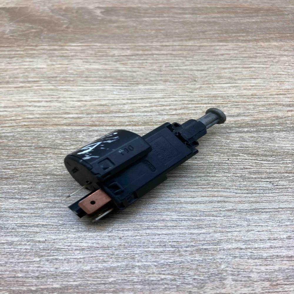 09132299 09175172  Brake pedal sensor switch Opel Astra G