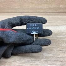 443951253J  213 Other relay Audi A4 S4 B5 8D