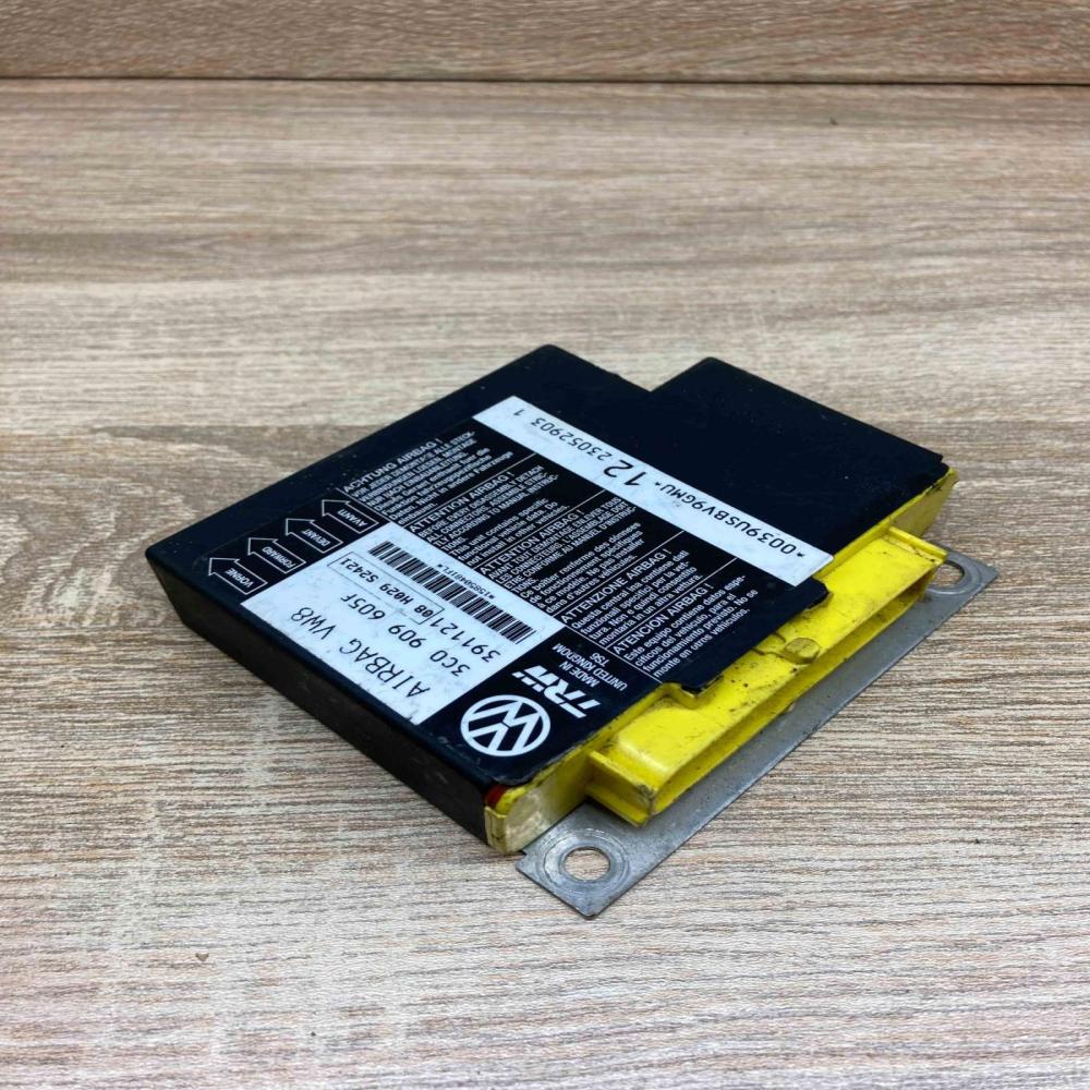 3C0909605F 39112108  Airbag control unit/module Volkswagen PASSAT B6