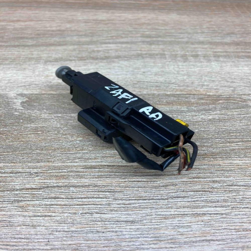 09132299 09175172 With Plug Brake pedal sensor switch Opel Astra G