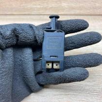 191945515   Brake pedal sensor switch Volkswagen Golf III
