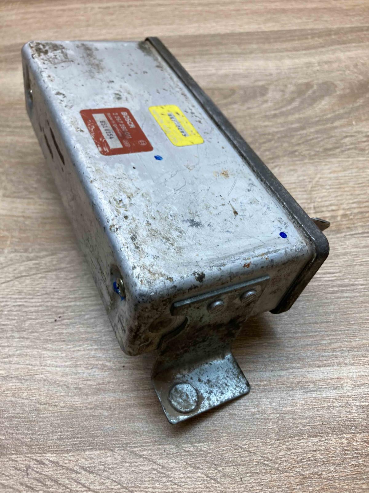 MB572554 2267280011  ABS control unit/module Mitsubishi Galant