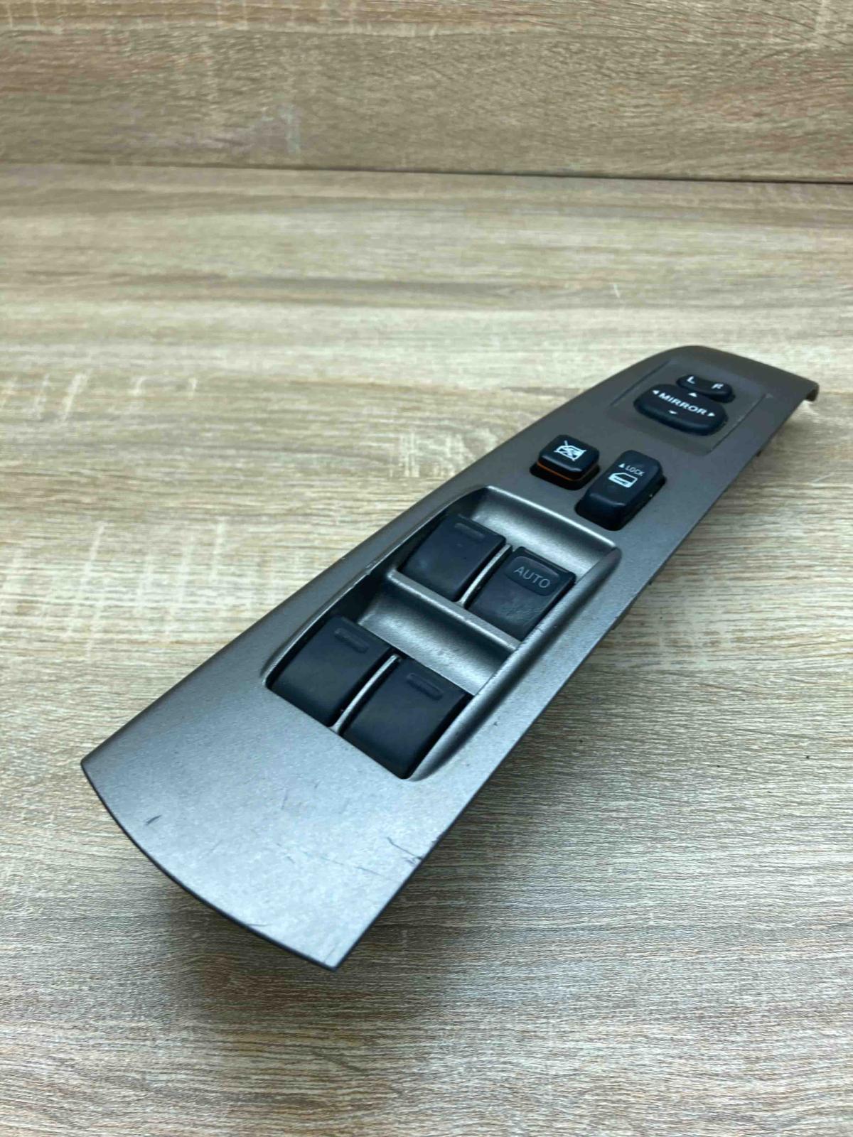 84820 47012 515358 HM4701  Electric window control switch Toyota Prius (XW20)