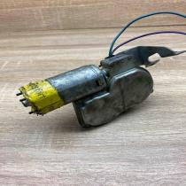 90181137 402878  Rear window wiper motor Opel Kadett E