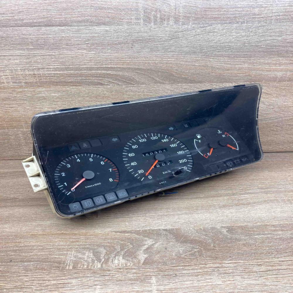 466857   Speedometer (instrument cluster) Volvo 460