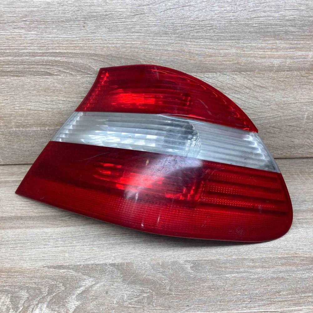 6910532 388014 RH Tailgate rear/tail lights BMW 3 E46