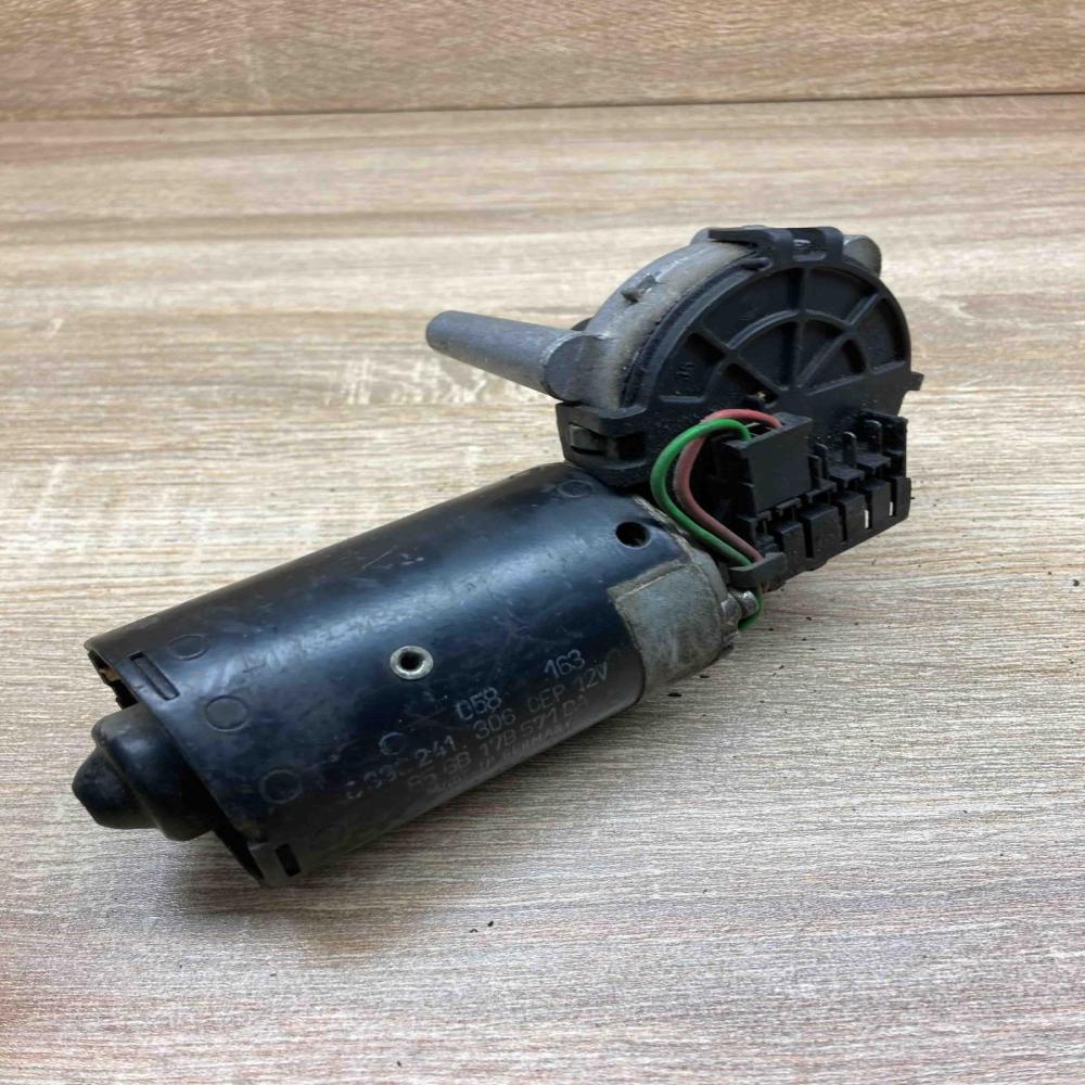 85GB17B571BA   Wiper motor Ford Fiesta