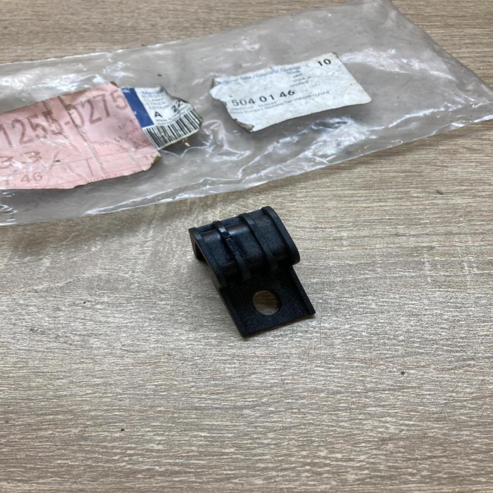 A2205040146   Radiator mount bracket Mercedes-Benz S W220