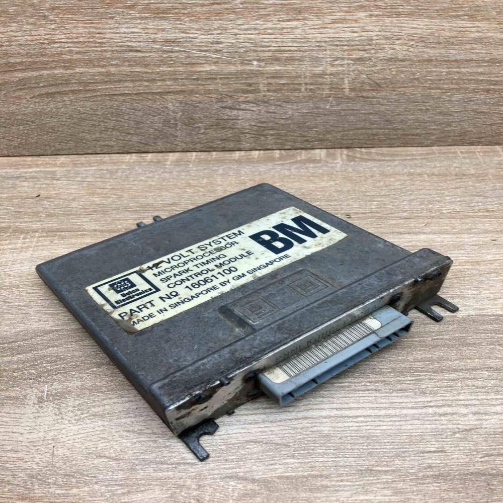 16061100  BM Engine control unit/module ECU Opel Kadett E