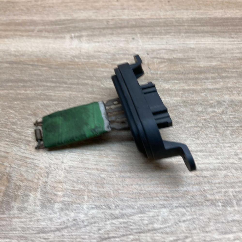 VW T5 Heater Resistor   Heater blower motor/fan resistor Volkswagen Transporter