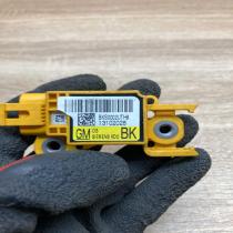 13102028  BK Airbag deployment crash/impact sensor Opel Signum