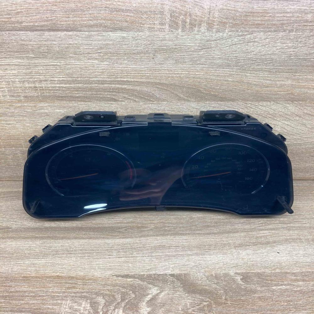 83800 05L60 MB257460 4950  Speedometer (instrument cluster) Toyota Corolla E210