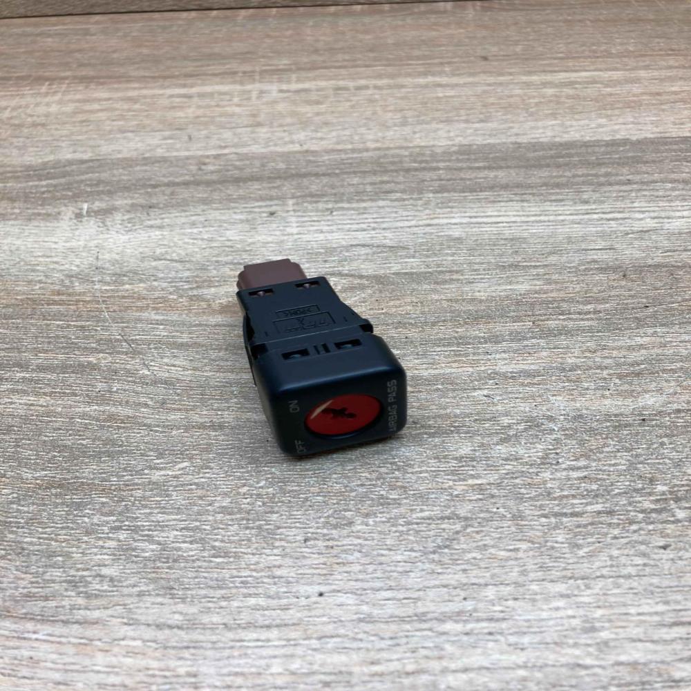 96373645ZL   Passenger airbag on/off switch Citroen Xsara