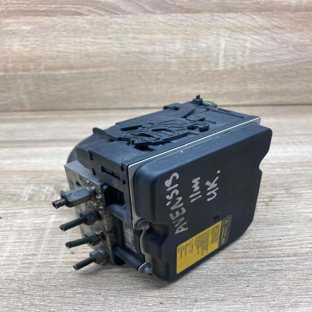 0265950749  With Plug ABS Pump Toyota Avensis T270