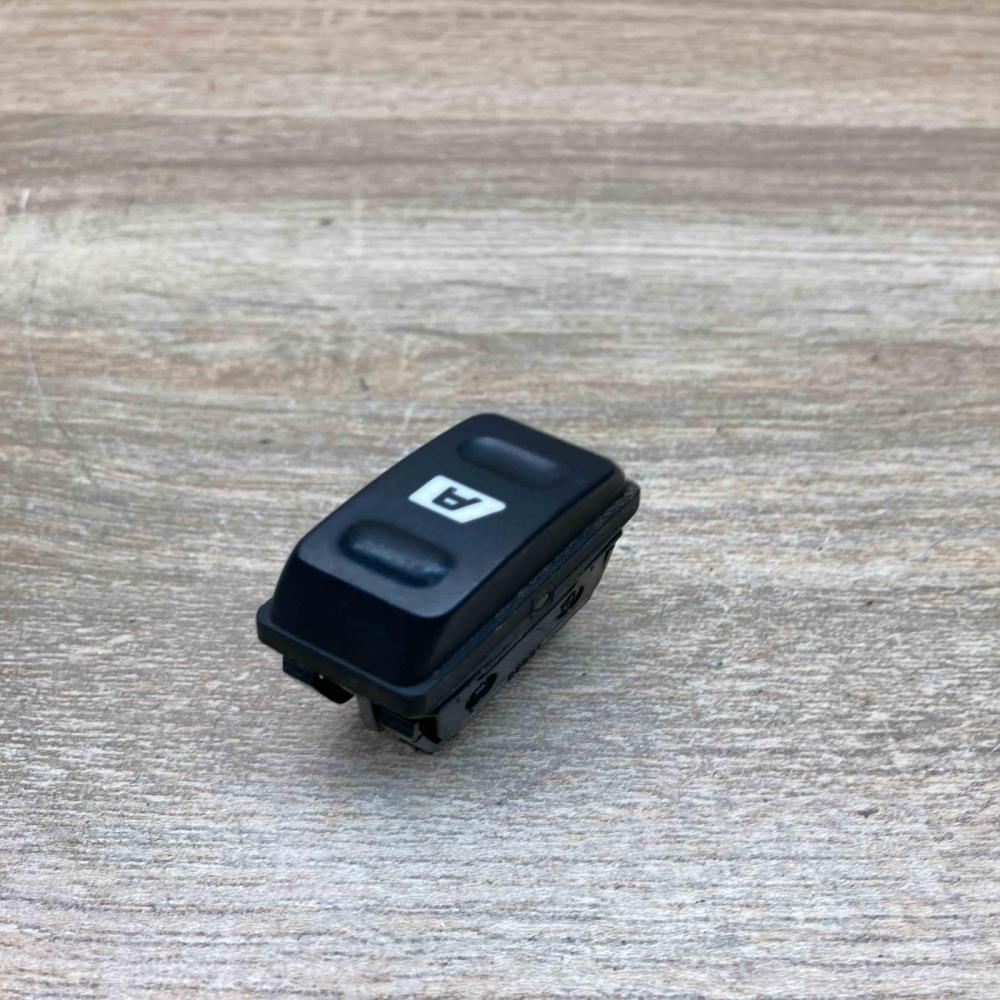 22681   Electric window control switch Citroen Xsara Picasso