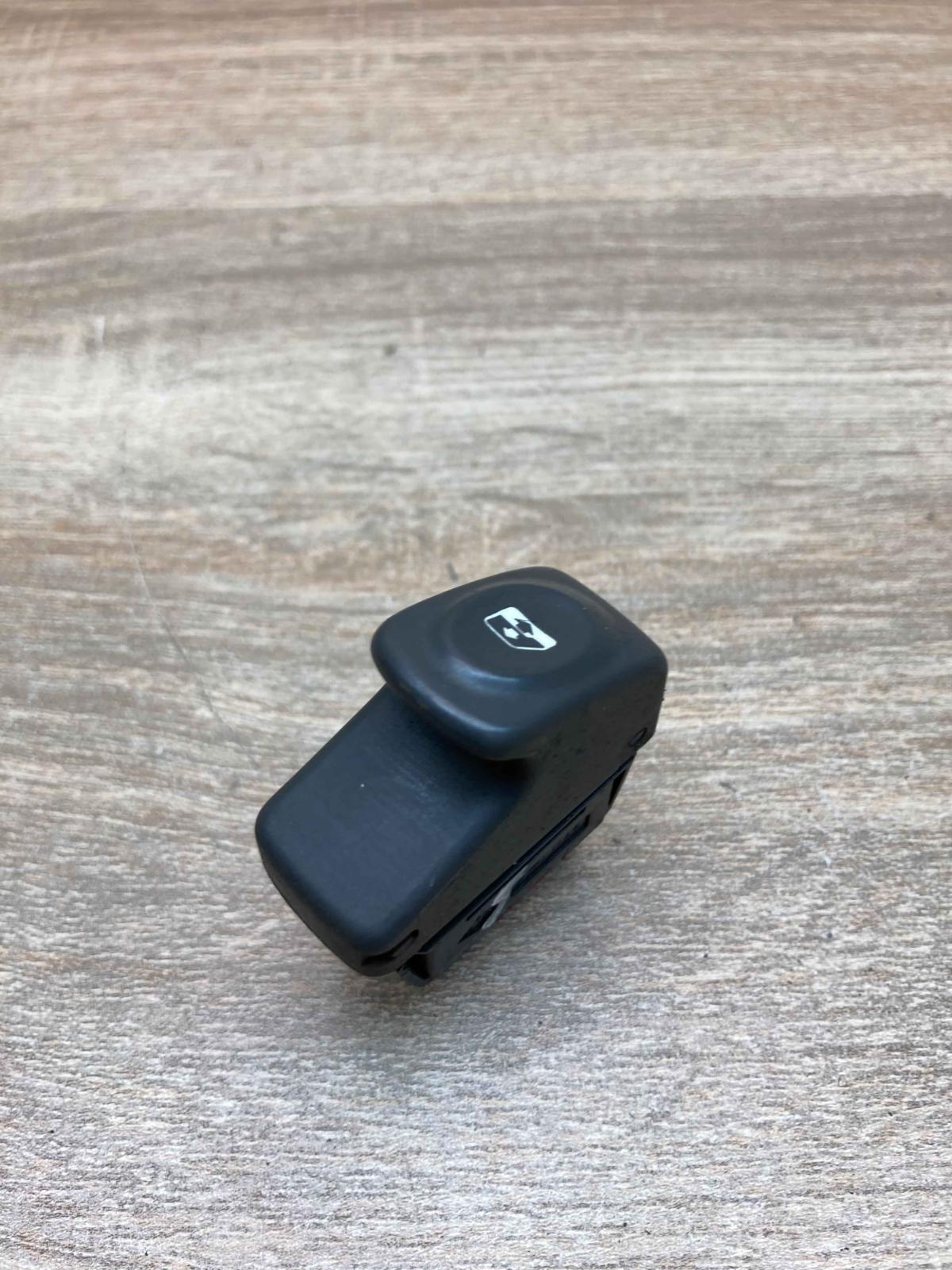 432963K   Electric window control switch Renault Scenic I