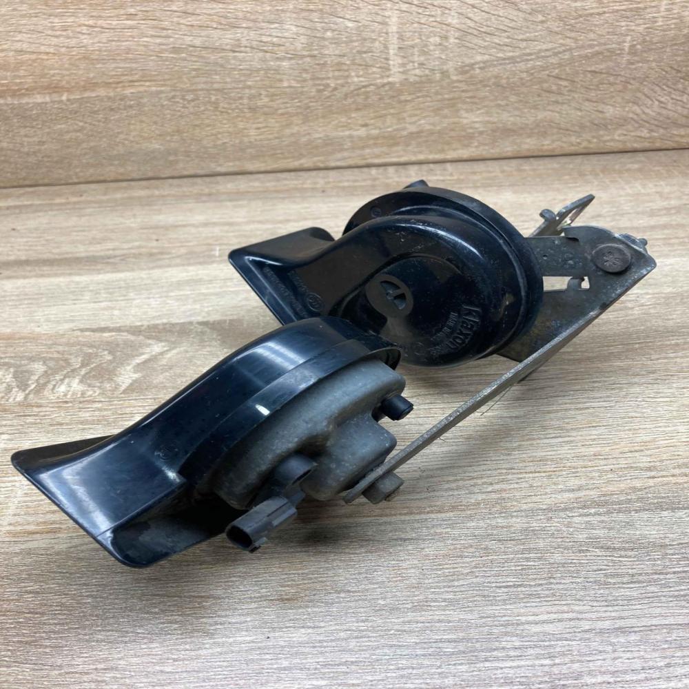 6935709 0092018 Pair Horn signal BMW 5 E60 E61