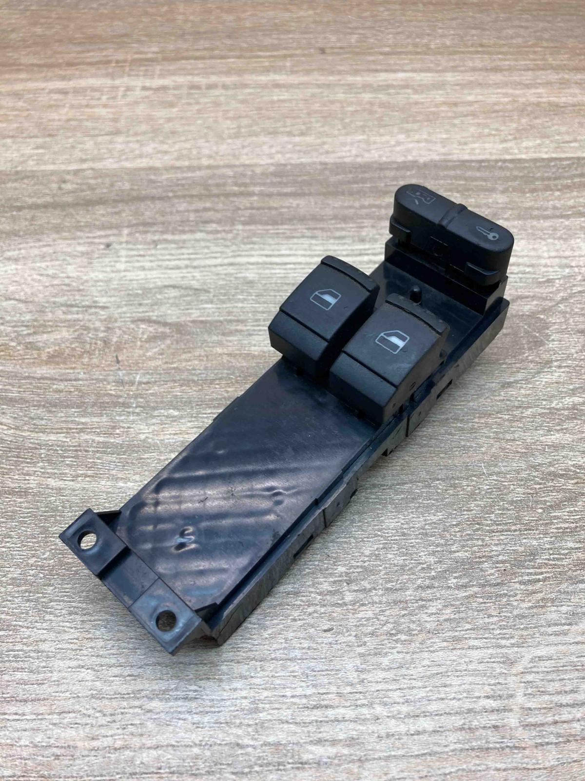 1J3959857   Electric window control switch Volkswagen PASSAT B5