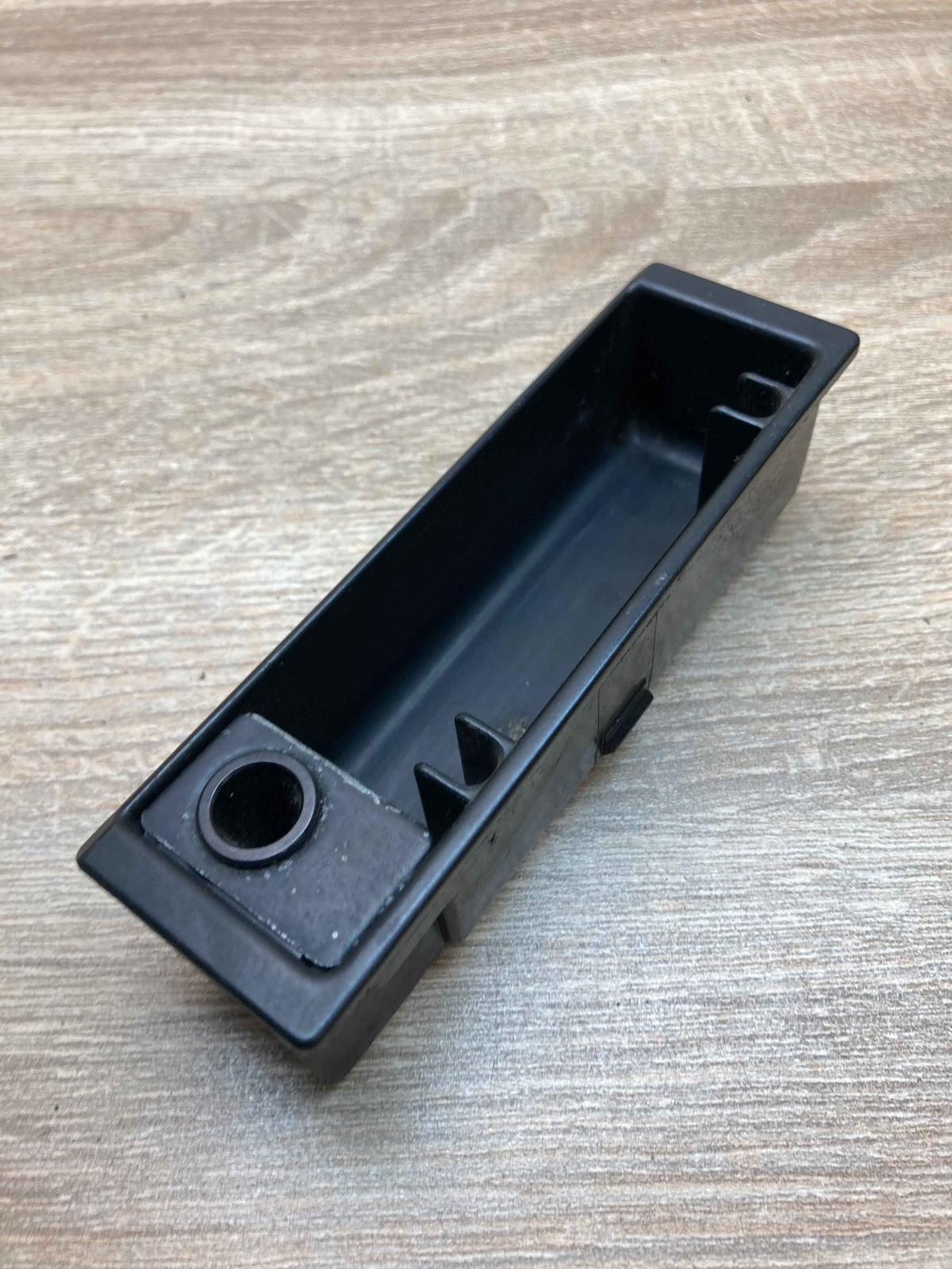 8208722   Car ashtray BMW 3 E46