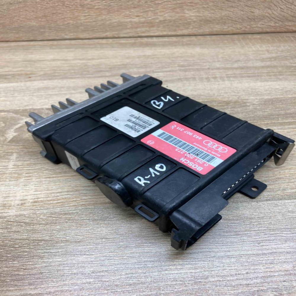 443907311C 261200273  Engine control unit/module ECU Audi 80 90 S2 B4