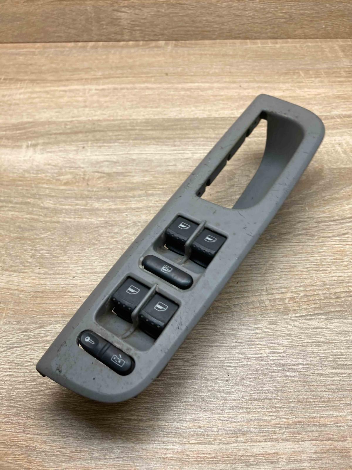 1J4959857D   Electric window control switch Volkswagen PASSAT B5.5