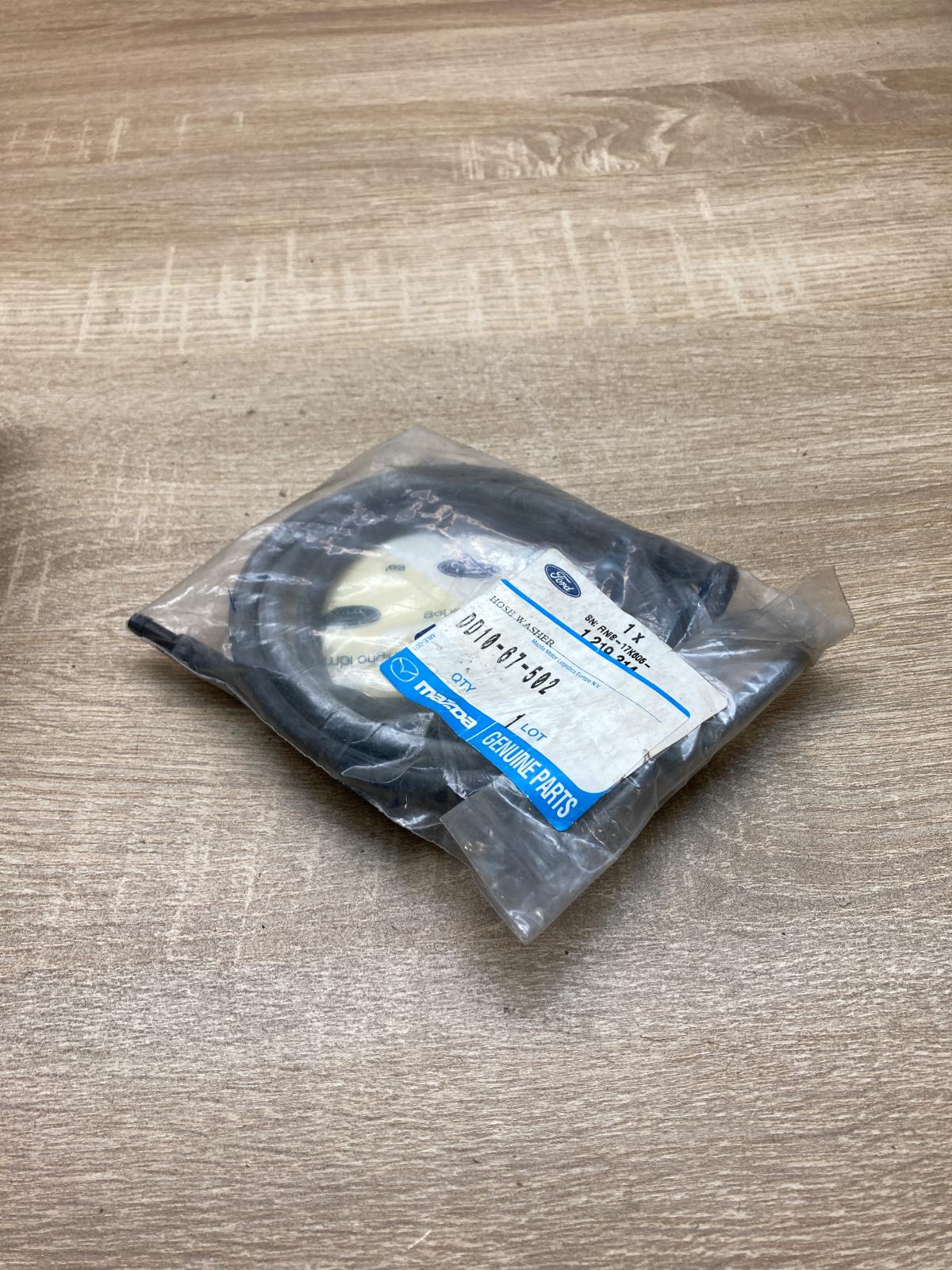 DD10 67 502 1219314  Windshield washer fluid hose Ford Fiesta