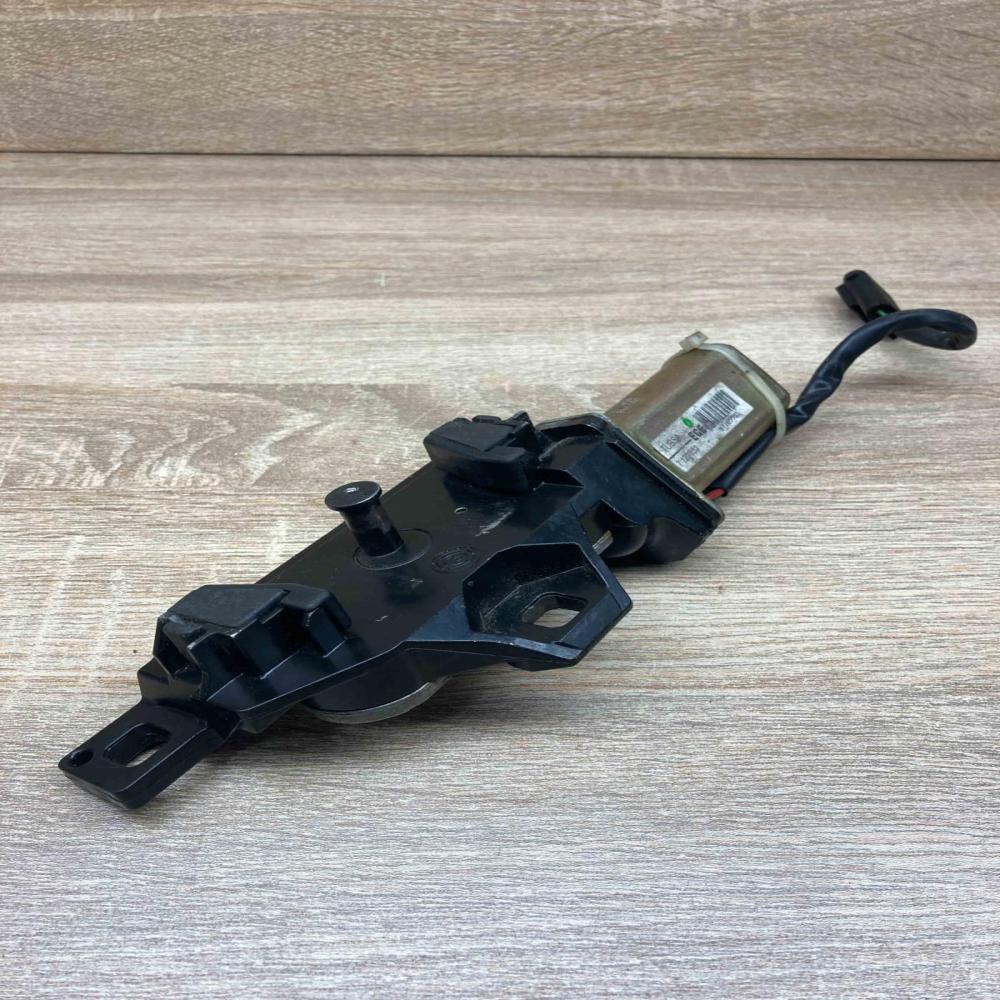 7129931   Tailgate/trunk/boot lift motor BMW 5 E60 E61