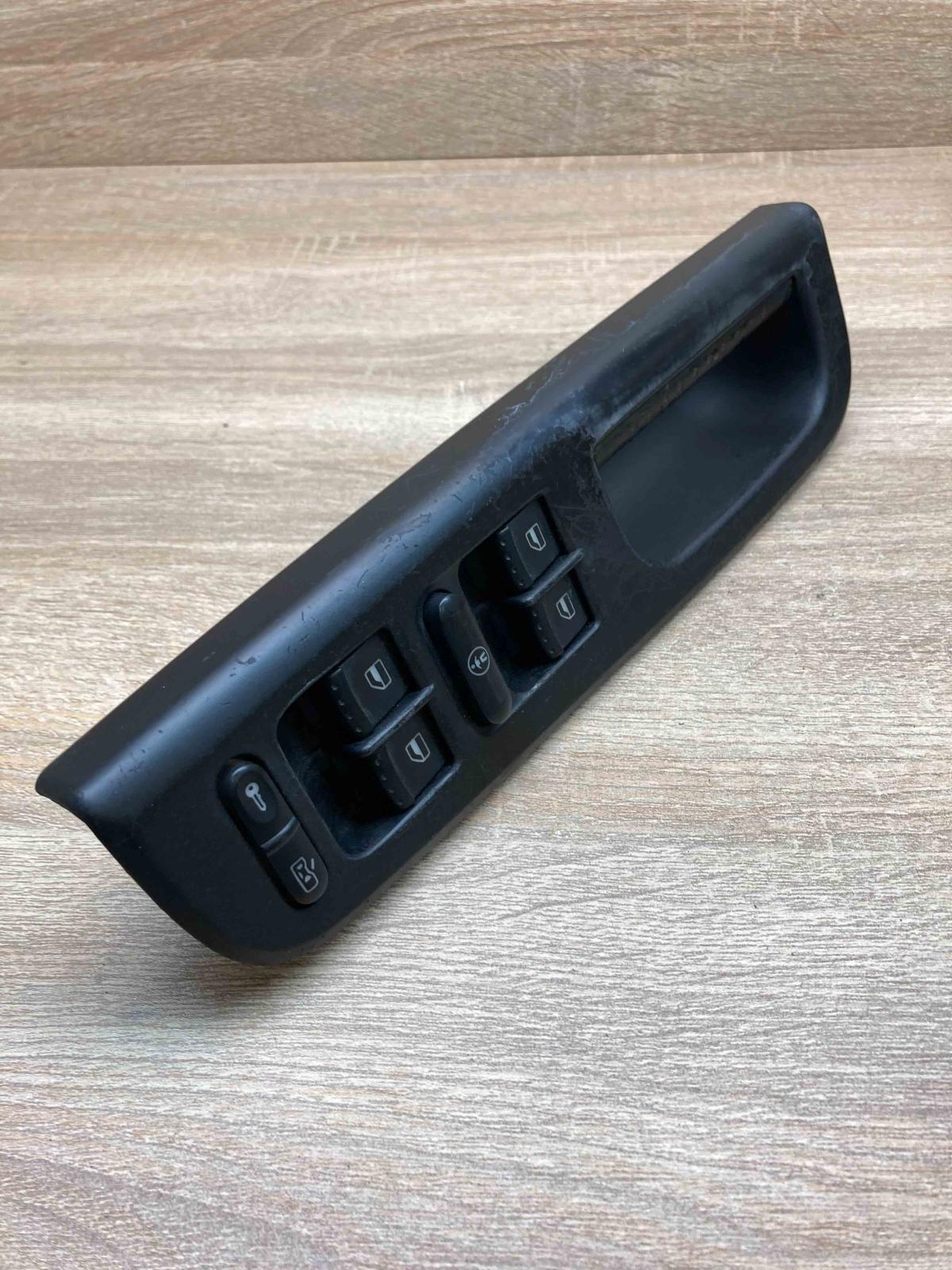 1J4959857B   Electric window control switch Volkswagen Golf IV