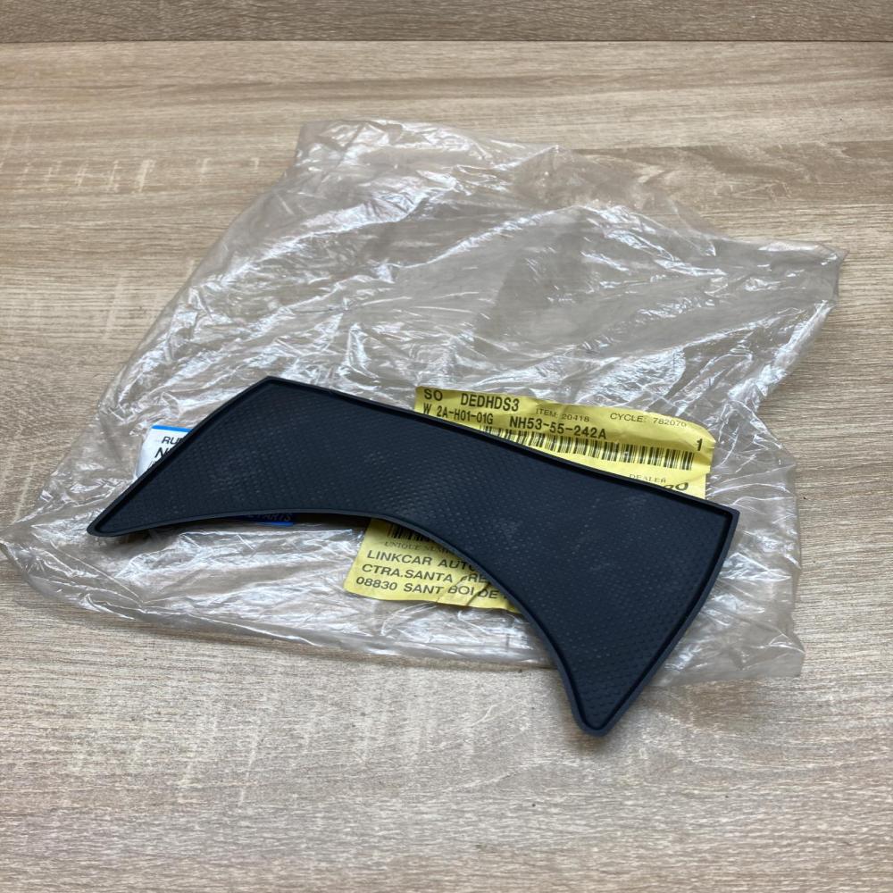 NH53 55 242A   Dashboard storage box/compartment Mazda MX-5 NC Miata
