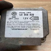 1J0909609 5WK42800  Seat belt adjustment motor Volkswagen Golf IV