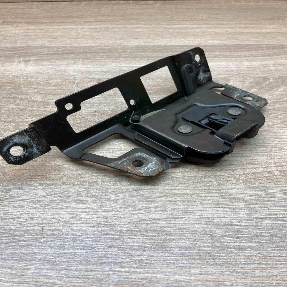 7026192   Tailgate/trunk/boot lock/catch/latch BMW 3 E46