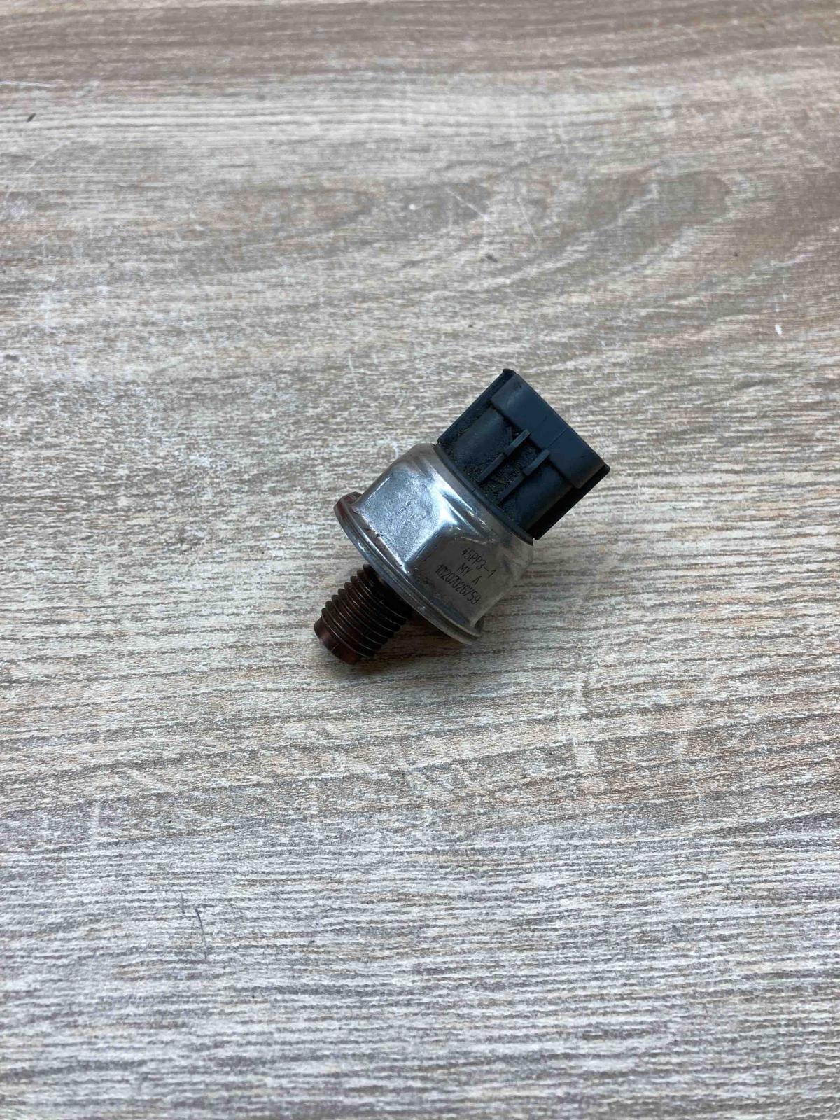 45PP3 10207026759  Fuel pressure sensor Ford Transit