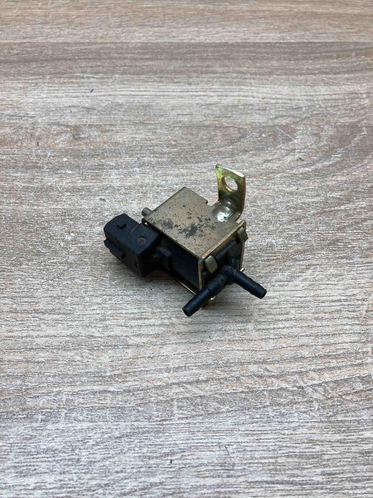 028906283 72169313  Turbo system vacuum part Volkswagen Transporter - Caravelle