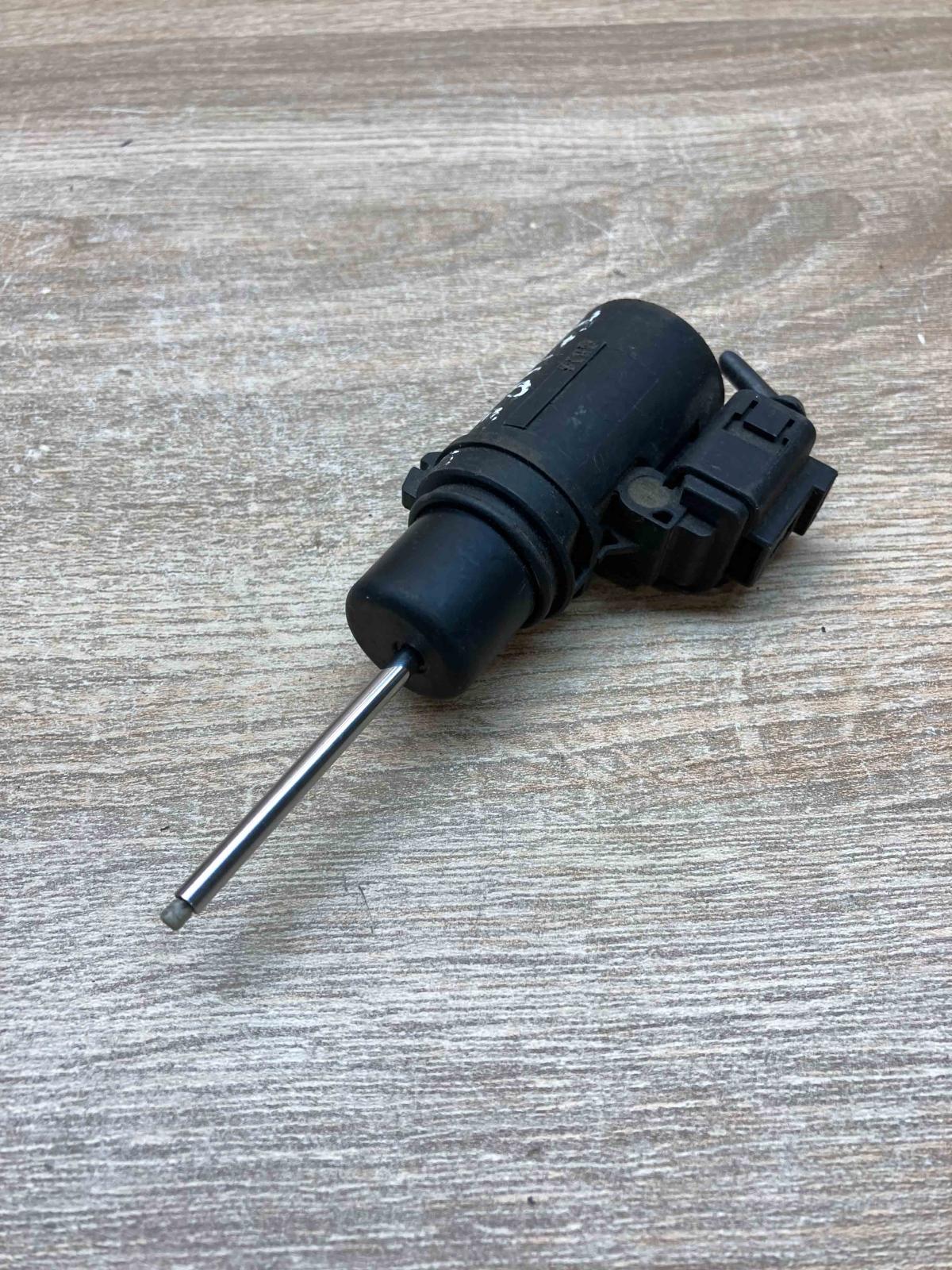 106318 90741  With Plug Brake pedal sensor switch Volkswagen Touareg I