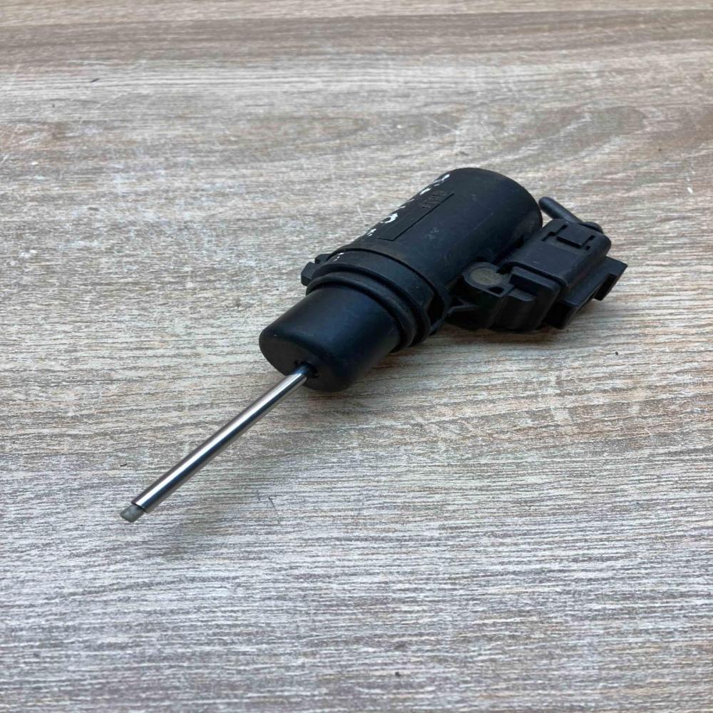 106318 90741  With Plug Brake pedal sensor switch Volkswagen Touareg I