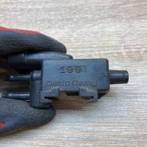 199 02852  Turbo solenoid valve Opel Signum