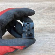 4A0941509   Hazard light switch Audi 80 90 S2 B4
