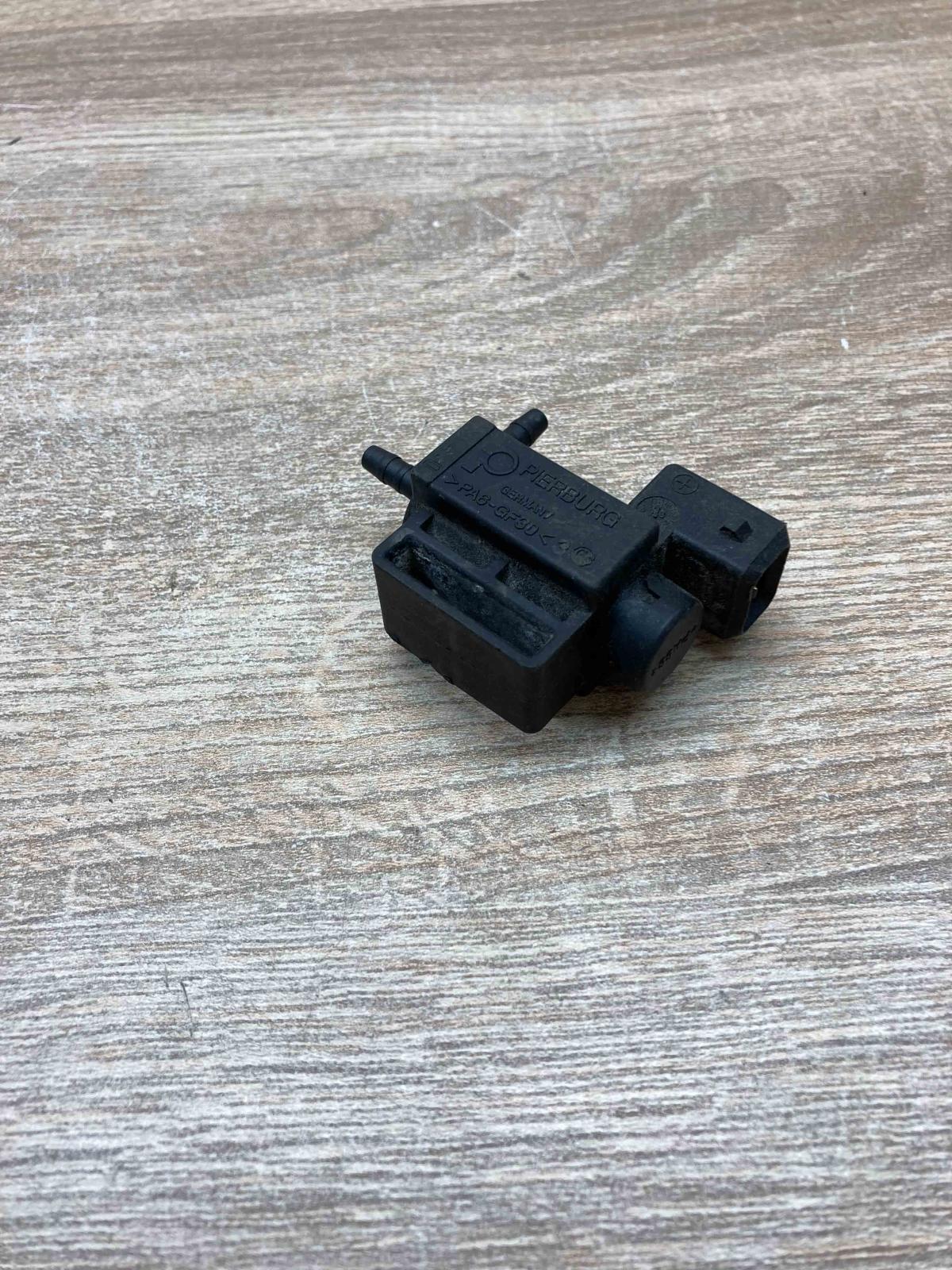 72240200 037906283A  Valve vacuum Volkswagen PASSAT B5.5