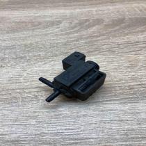 72240200 037906283A  Valve vacuum Volkswagen PASSAT B5.5