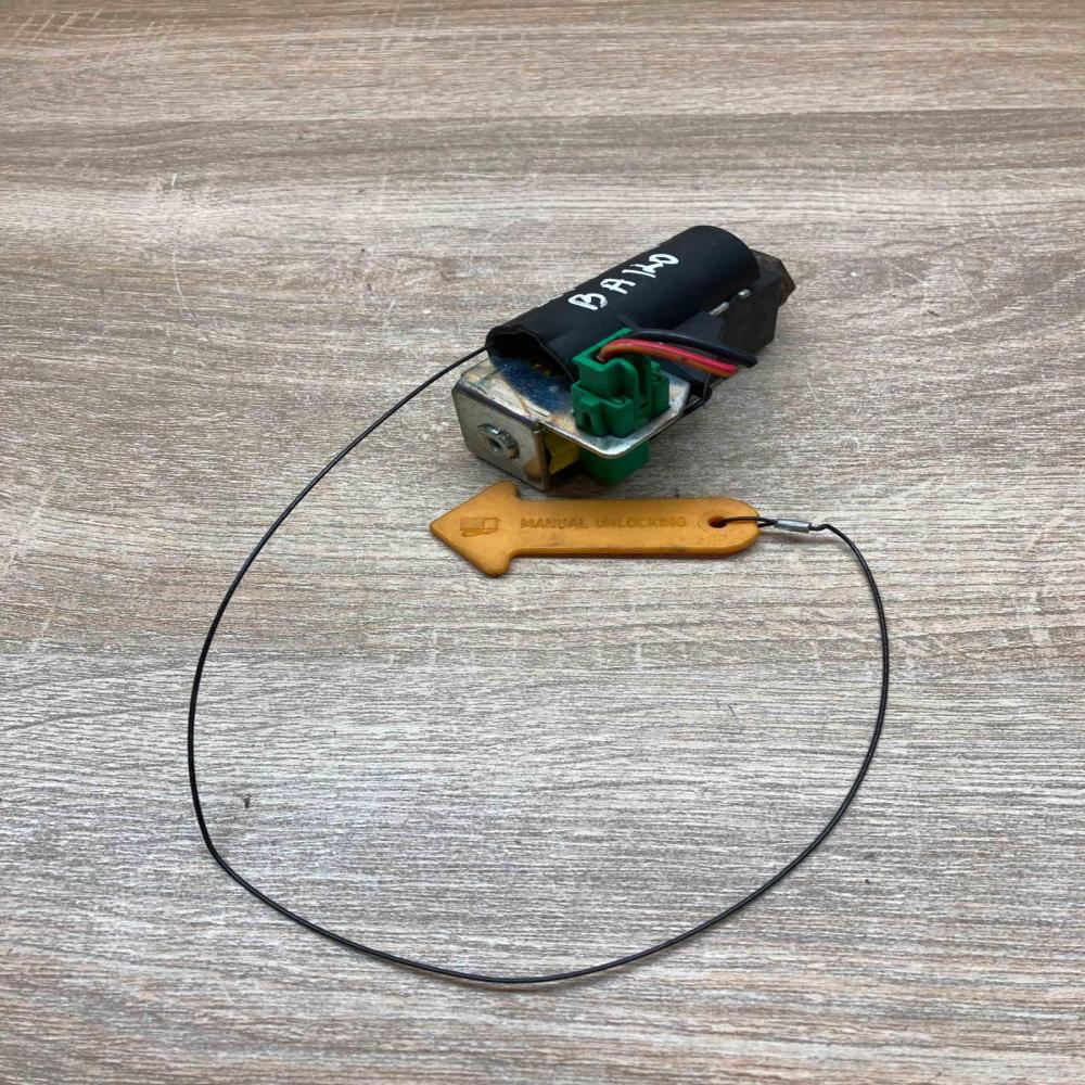 5117072 81169500  Fuel tank cap lock motor Saab 9-5