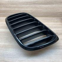7303107  RH Front bumper upper radiator grill BMW X5 F15