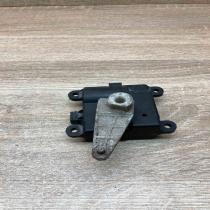 3K01030820 030321  Air flap motor/actuator Nissan 350Z